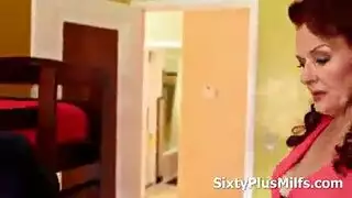 مشهد جنسي ثلاثي بين الأعراق من نوع سبيت روستد