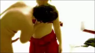 فتاة إيطالية مثيرة ذات أثداء ضخمة تتلقى عدة قذفات