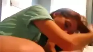 شعراء حمراء نارية تمتلئ حفراتها في مضاجعة همجية