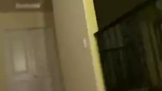فتاه ترسم تاتو علي كسها مترجم