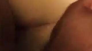وشم وقضيب أسود كبير: تيفاني تنحني لتمص قضيبه الصلب