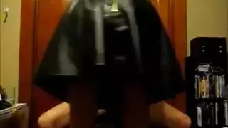 تزيين وجهها: صديقها يعطي وجهًا على طراز البورن لعيد ميلادها