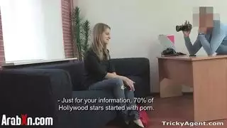 فتاة سلافية شابة تأخذ مالاً مقابل جنس صريح