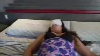 الأم والبنات نائمون يدخل علهم رجل يتحسس أكساس