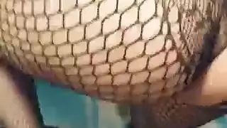 مدام نسمة الفاجرة تتوسل لممارسة جنس عنيف مع مدرسها الفحل