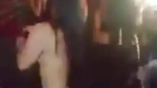 فتاة مصرية ساخنة تخلع ملابسها وتتناك في النادي الليلي