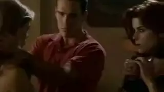 فتيات مثيرات تبدو صغيرات عاريات تمامًا في لقطات جريئة