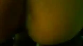 علاقة جماعية جامحة: نساء لا تحصى تُبلل مهودهن