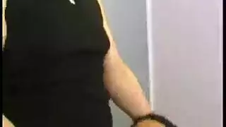 شقراء وزنجي فحل