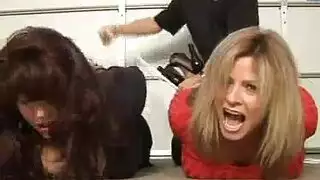 إباحية الحي: العاهرات تُنكح عشوائياً