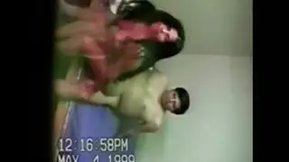 جماع جماعي في حافلة عامة: أعضاء قاسية شابة أثناء التنقل