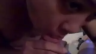 ساتومي كاجاوا تأخذ عدة قضبان سوداء صلبة في فمها