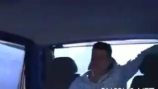 حفلة جنس جماعي على الشاطئ مع ممثلات إباحية ودسار زجاجي