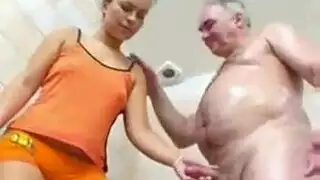 خلف الكواليس 19 عاما