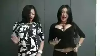 مثلية سعودية: نهاية بالاختراق المزدوج والقذف داخلها