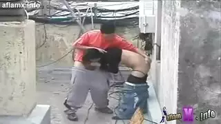 مصري يمارس الجنس بقوة مع جارته الشبقية على السطح بعد مص قضيبه