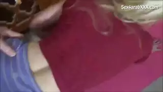 جلسة يوجا خاصة مع زوجة الأب تتحول إلى فيلم إباحي صريح