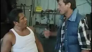 فرس صغير يغتصب النساء في فيديو خيال حيواني صريح