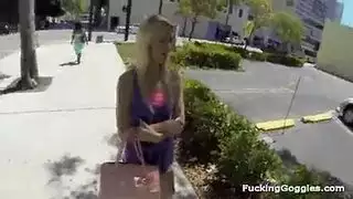 تنورة قصيرة الثدي الصغيرة أسود