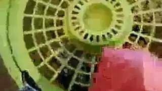 إيلاج مزدوج باللون الوردي مع لمسات حمراء