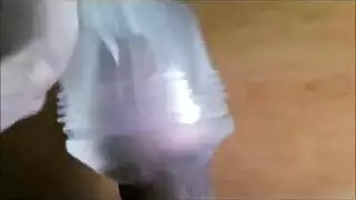 شقراء بريطانية تصل للذروة بهزاز وقضيب صناعي