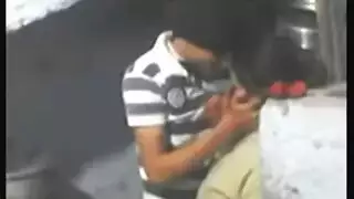 حرامي على السلالم: الجارة الساخنة تُثقب