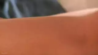 جلسة تقبيل حميمية تتحول إلى جماع رومانسي مثير للرعشة