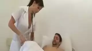 فحص طبي إكس إكس إكس: ممرضة تتعرض لنكاح مهووس