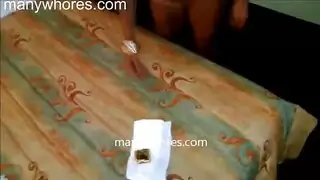 تسجيل سري: شابة إيطانية تمارس الجنس الفموي المكثف