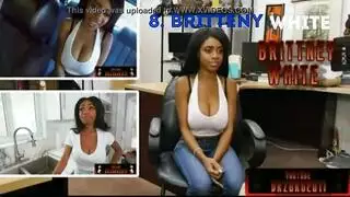 مشهد جنسي صريح على المكتب مع نجوم برازيليين سمر ضخام الأجسام