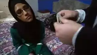 إباحي عربي: فتيات محجبات يتوسلن لقضيب صلب
