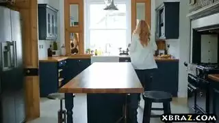 جلسة جنس ثلاثية مثيرة في الحمام مع جوردي والعاهرات الجميلات