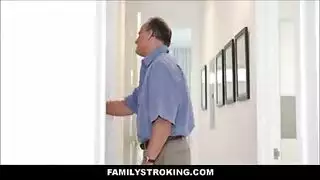 الابن الزوجي الرياضي يسيطر ويمارس الجنس مع زوجة أبيه