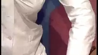 ممرضة تتلقى تناوباً من طبيب وعابرة جنسياً في بورن صريح بالمستشفى