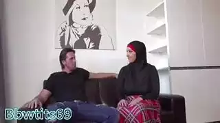 محجبة لبنانية تمارس الجنس العنيف مع شاب ألماني