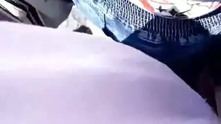 شاب جزائري يبث مباشر، يدخل زبه بعمق في طيزها الضيقة