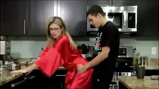 خيال زوجة الأب شريط جنس صريح