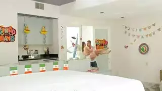 لانا كروز صور