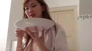 مترجم عربي: جميلة ذات أثداء كبيرة تأخذ قضيبًا