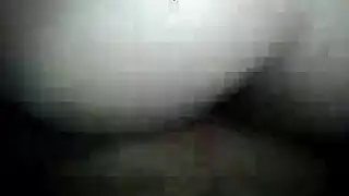 سيدة ذات مؤخرة كبيرة تتعرض لقضيب شرجي سميك