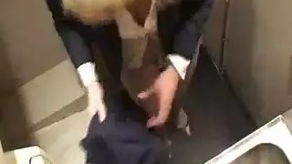 بنت تصور حالها في الحمام