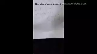 ثنائي عربي هاردكور: الزوج يسجلها وهي تمارس الجنس مع آخر