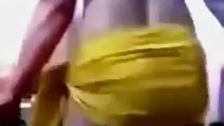 استعراض عراقي مثير بالبكيني عري منزلي خادع