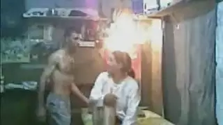 فينتاج عراقي سكس: فتاة ريفية تنك بقوة من شاب مثير