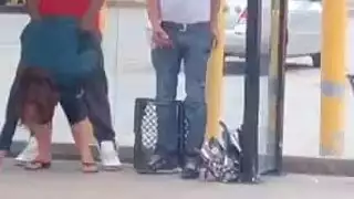 متعة المواصلات العامة: مشهد إباحي عرقي