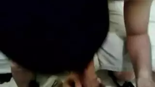 وضع زب بين صدر