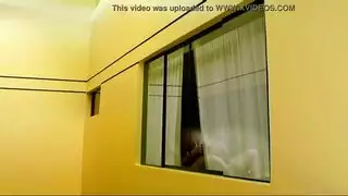 جماع علني في المتجر: سكس أجنبي جامح في الممرات