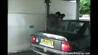 إباحية عائلية: الأب يمارس الإيلاج المزدوج مع الأقارب