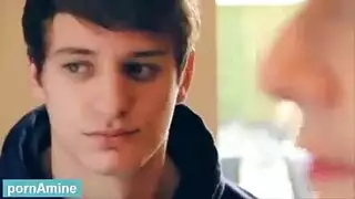 أم زوجة الأب مثيرة تتوسل لابن زوجها لملء فرجها الرطب في المطبخ