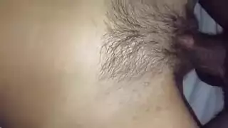 لحم أسمر يملأ كس مشعر بقذف داخلي عرقي